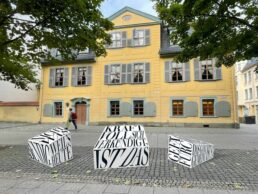 Ausstellung »Sprachexplosionen – Ein Parcours durch Weimar« @ Weimarer Innenstadt